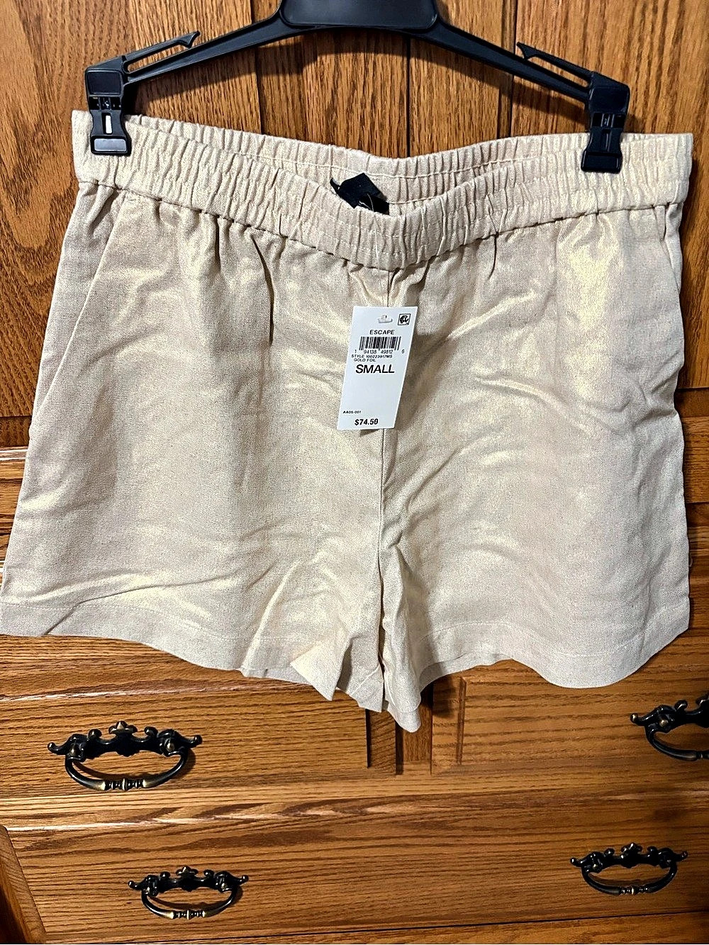 I.N.C Pull On Shorts in Gold Foil Size Small NWT